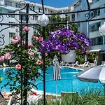 Yassen Village 3*