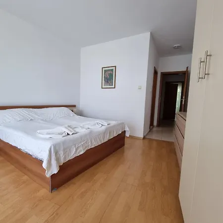 Hotel apartamentowy Yassen Village