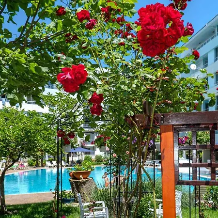 Hotel apartamentowy Yassen Village 3*