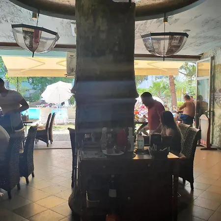 Апарт-отель Yassen Village