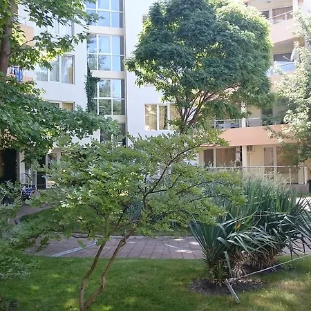 Yassen Village Apartahotel 3*