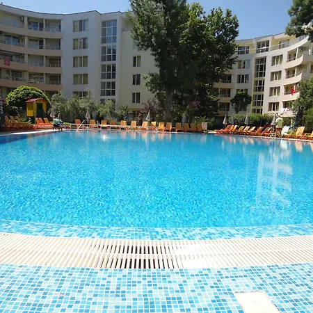 Apartahotel Yassen Village 3*