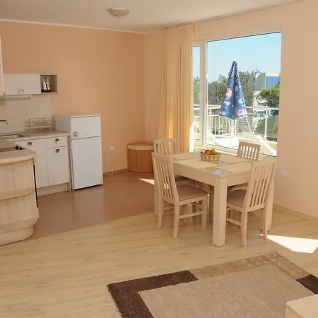 Yassen Village Солнечный берег