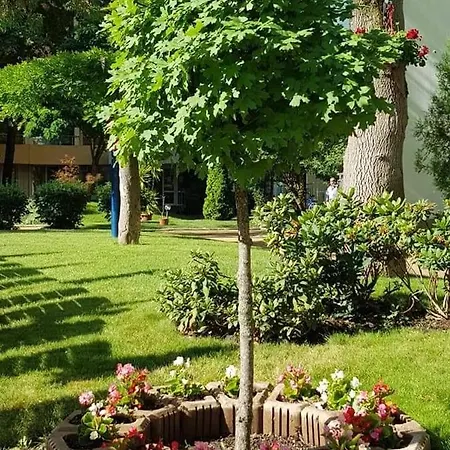 Apartahotel Yassen Village 3*